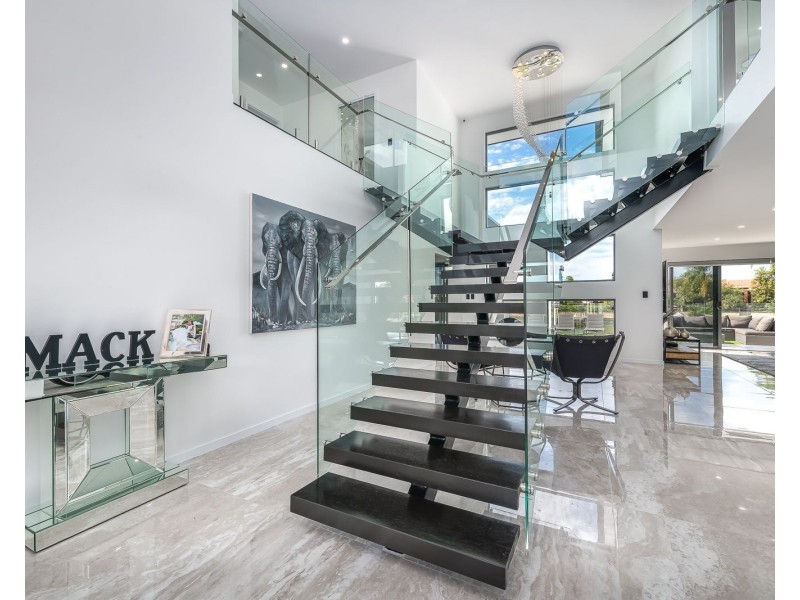 155 Pebble Beach Drive, Runaway Bay QLD 4216