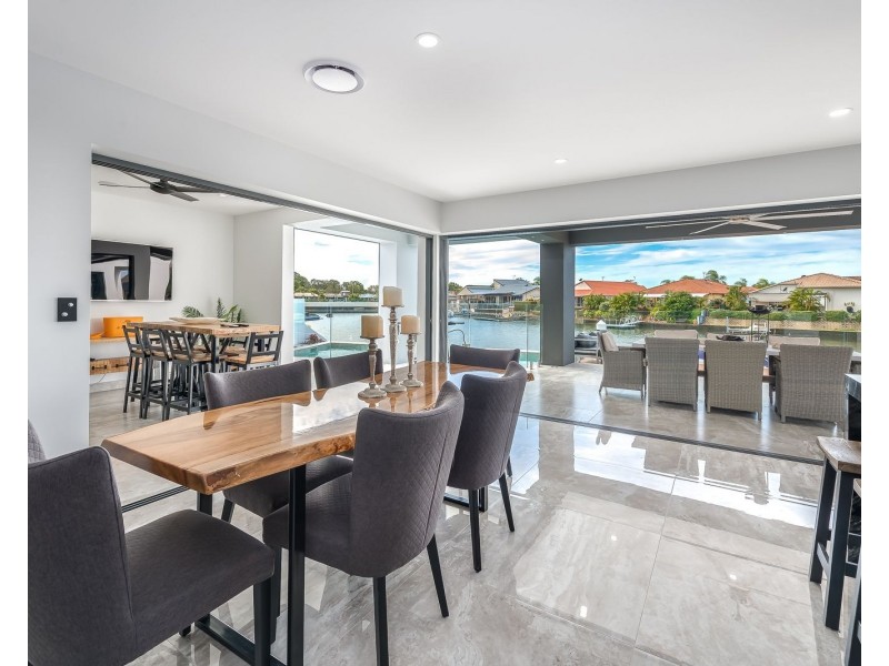 155 Pebble Beach Drive, Runaway Bay QLD 4216