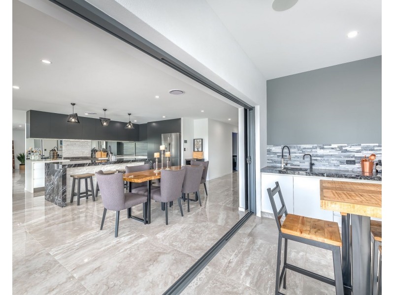 155 Pebble Beach Drive, Runaway Bay QLD 4216