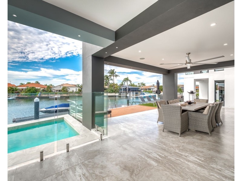 155 Pebble Beach Drive, Runaway Bay QLD 4216