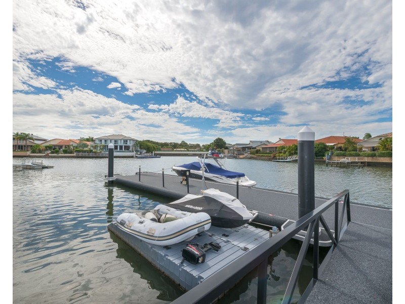 155 Pebble Beach Drive, Runaway Bay QLD 4216