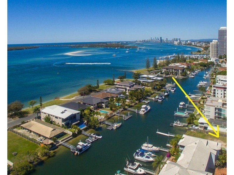 15 Canal Avenue, Runaway Bay QLD 4216