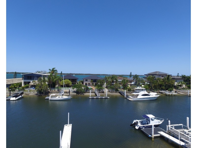 15 Canal Avenue, Runaway Bay QLD 4216