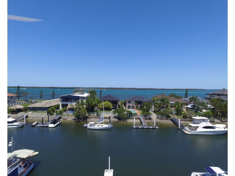 15 Canal Avenue, Runaway Bay QLD 4216