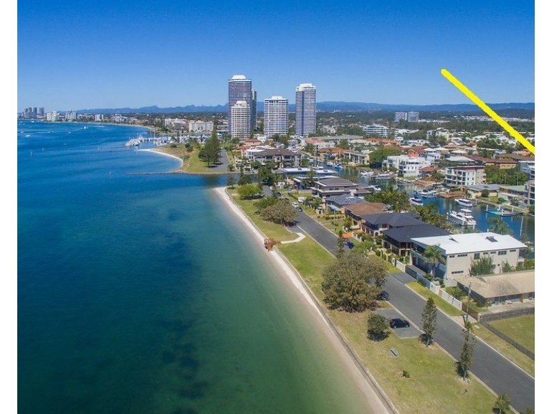 15 Canal Avenue, Runaway Bay QLD 4216