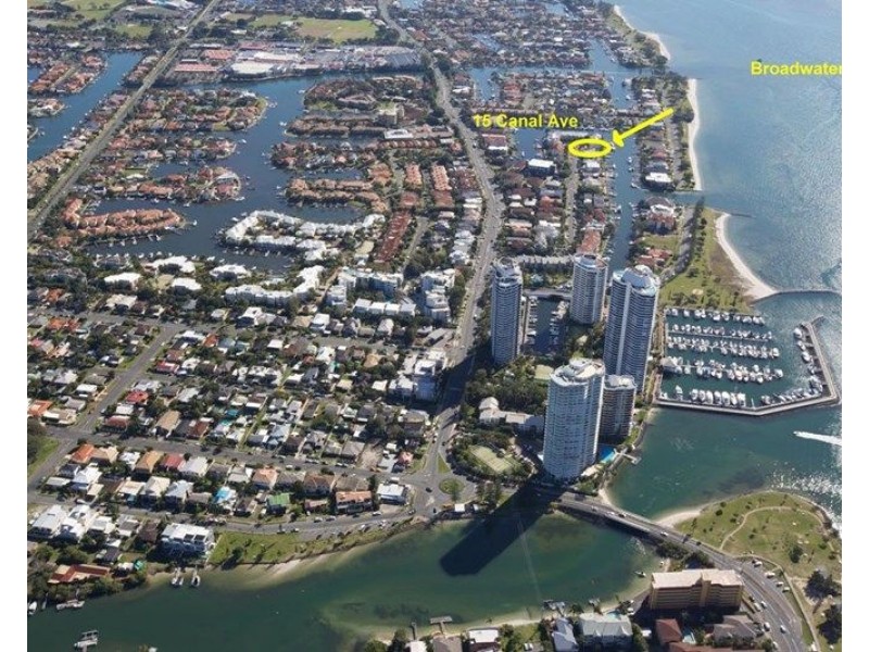 15 Canal Avenue, Runaway Bay QLD 4216