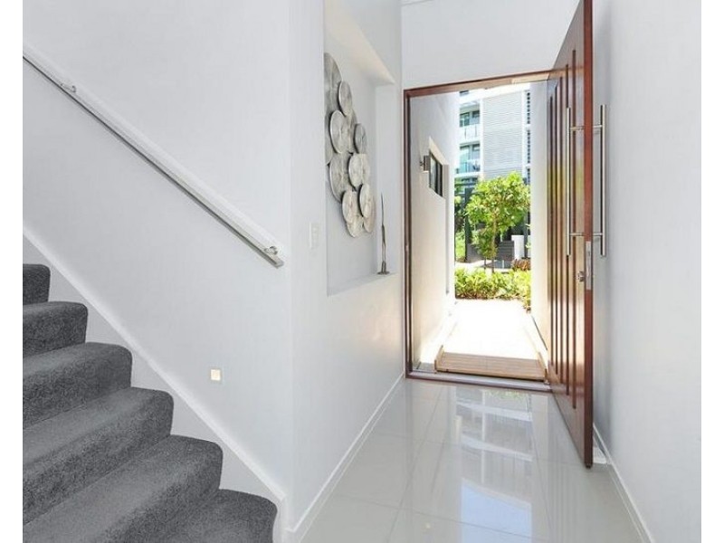 13/323 Bayview Street, Hollywell QLD 4216