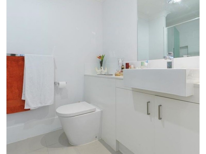 13/323 Bayview Street, Hollywell QLD 4216