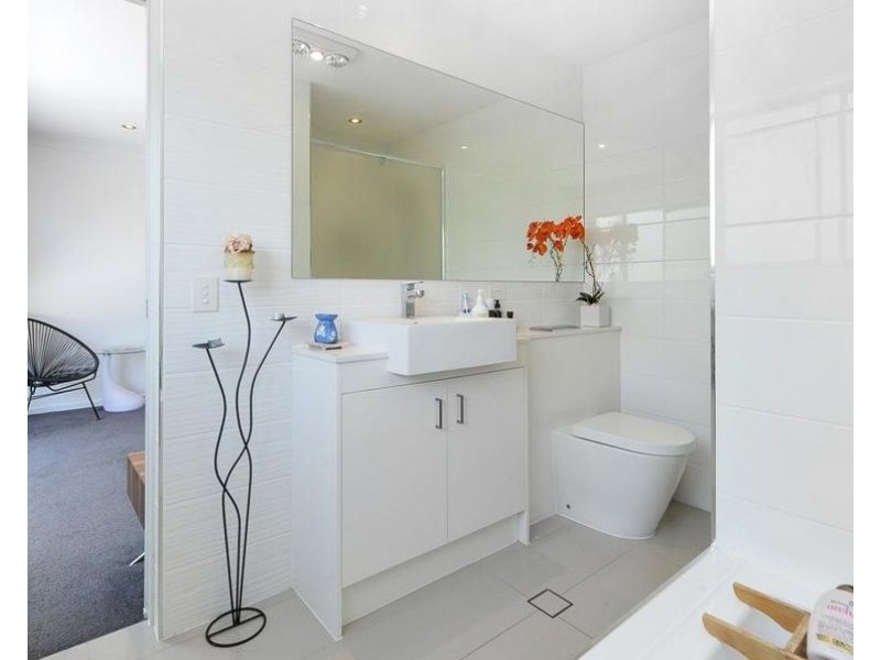 13/323 Bayview Street, Hollywell QLD 4216