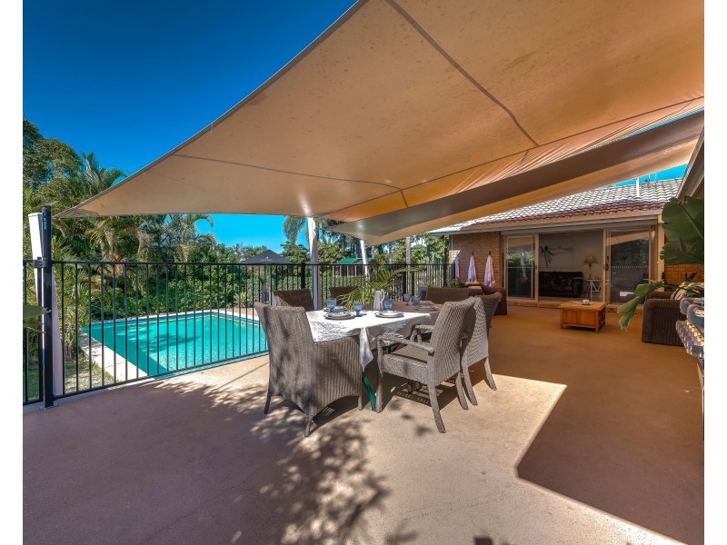 15 Ridgevale Drive, Helensvale QLD 4212