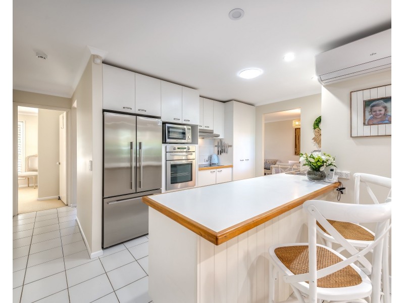 15 Ridgevale Drive, Helensvale QLD 4212