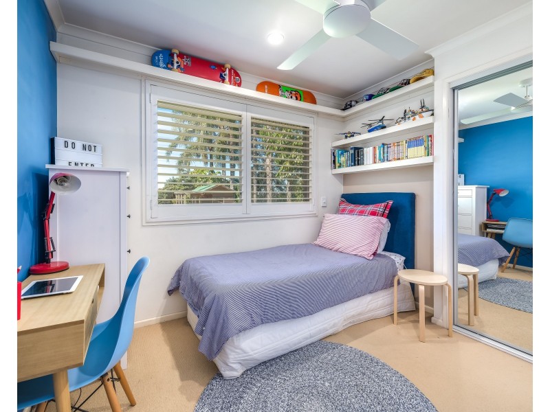 15 Ridgevale Drive, Helensvale QLD 4212