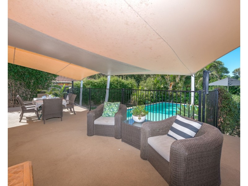 15 Ridgevale Drive, Helensvale QLD 4212