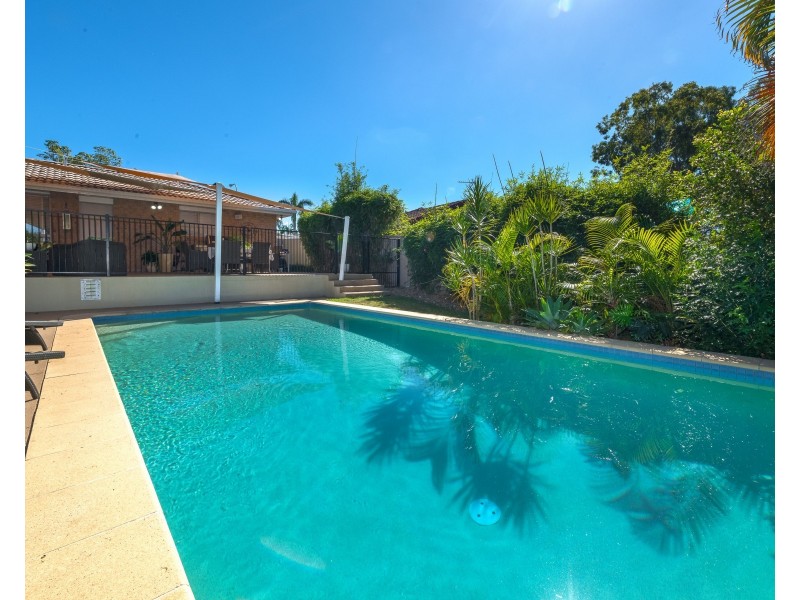 15 Ridgevale Drive, Helensvale QLD 4212