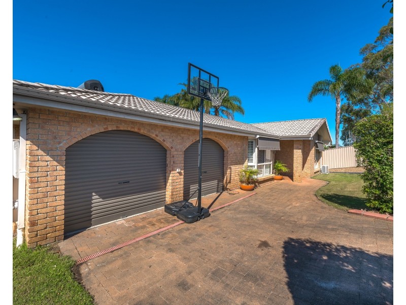 15 Ridgevale Drive, Helensvale QLD 4212