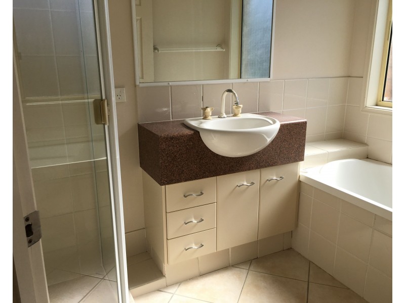 3 Carter Street, Pacific Pines QLD 4211