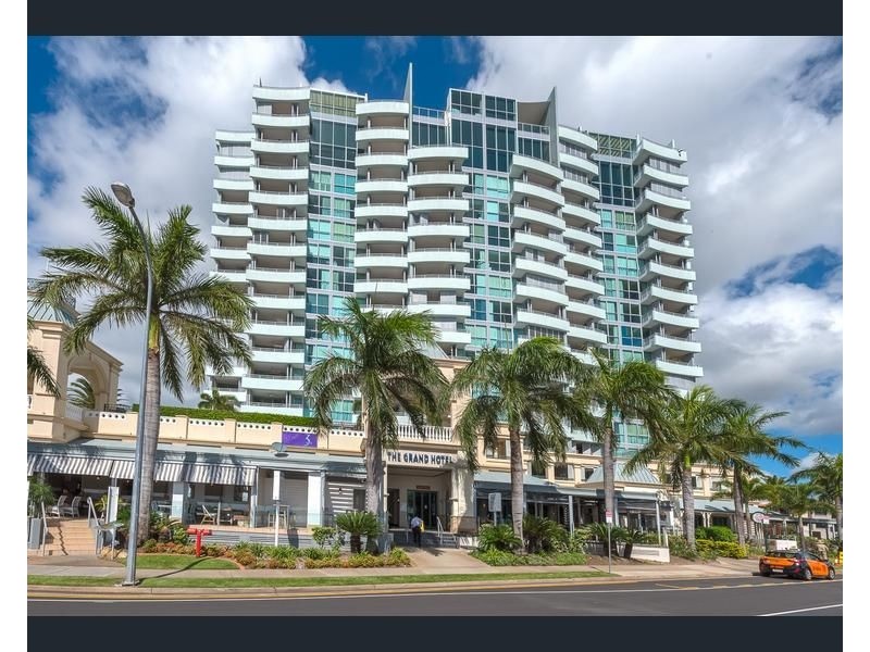 202/360 Marine Parade, Labrador QLD 4215