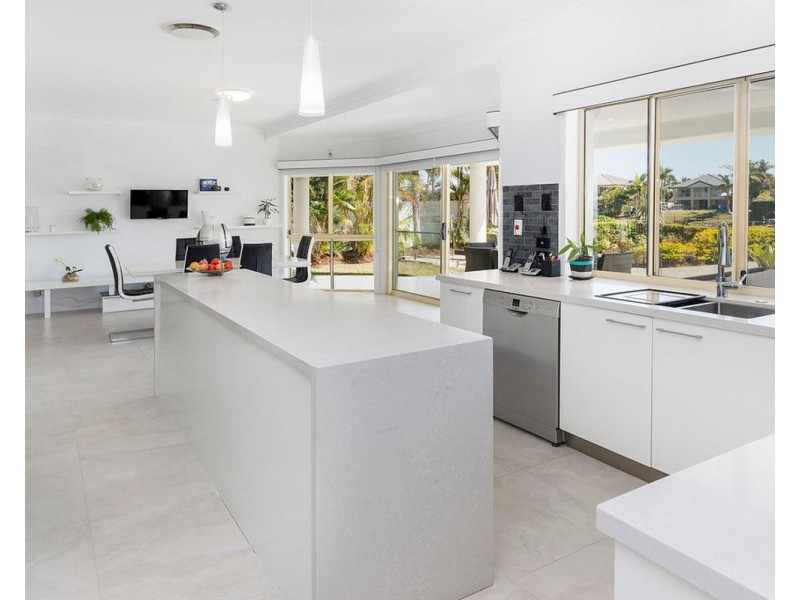 1055 Rosebank Way West, Hope Island QLD 4212