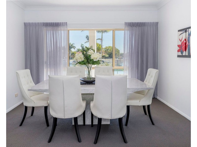 1055 Rosebank Way West, Hope Island QLD 4212