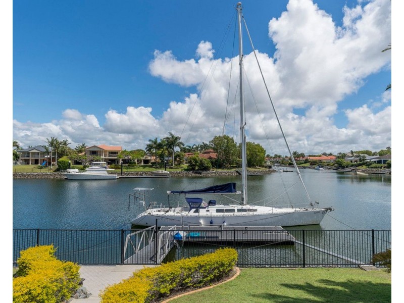 1055 Rosebank Way West, Hope Island QLD 4212