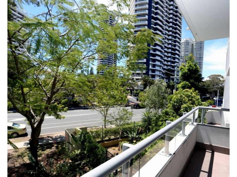 74/20-28 Bayview Street, Runaway Bay QLD 4216