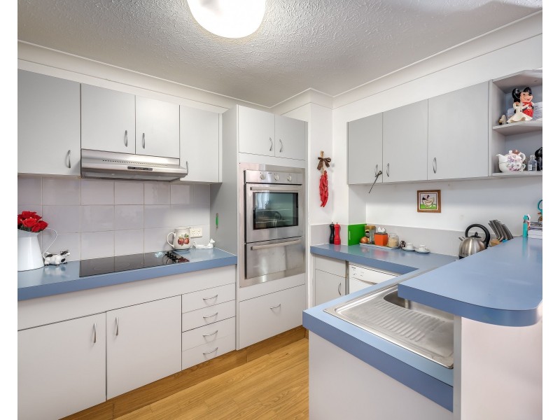 7/111 Frank Street, Labrador QLD 4215