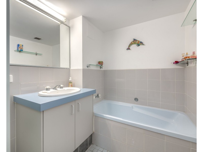 7/111 Frank Street, Labrador QLD 4215