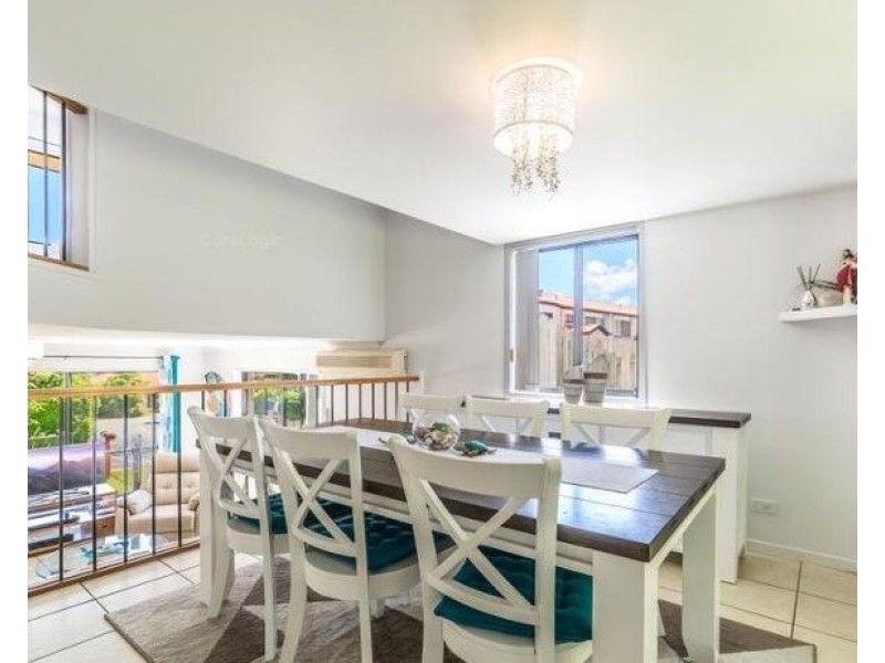 40/141 Pacific Pines Boulevard, Pacific Pines QLD 4211