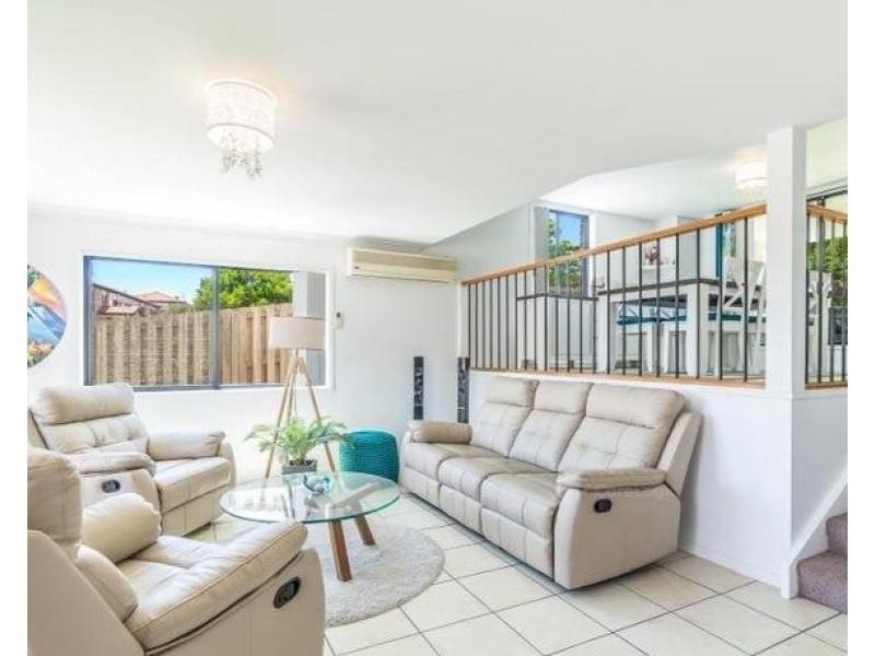 40/141 Pacific Pines Boulevard, Pacific Pines QLD 4211