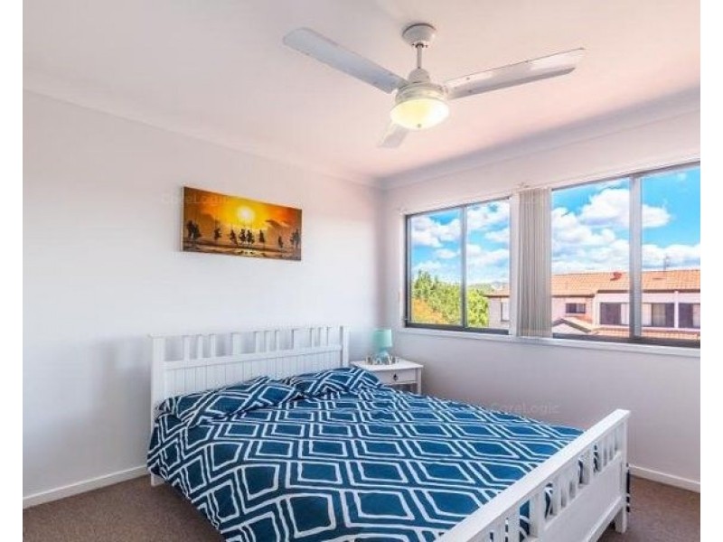 40/141 Pacific Pines Boulevard, Pacific Pines QLD 4211