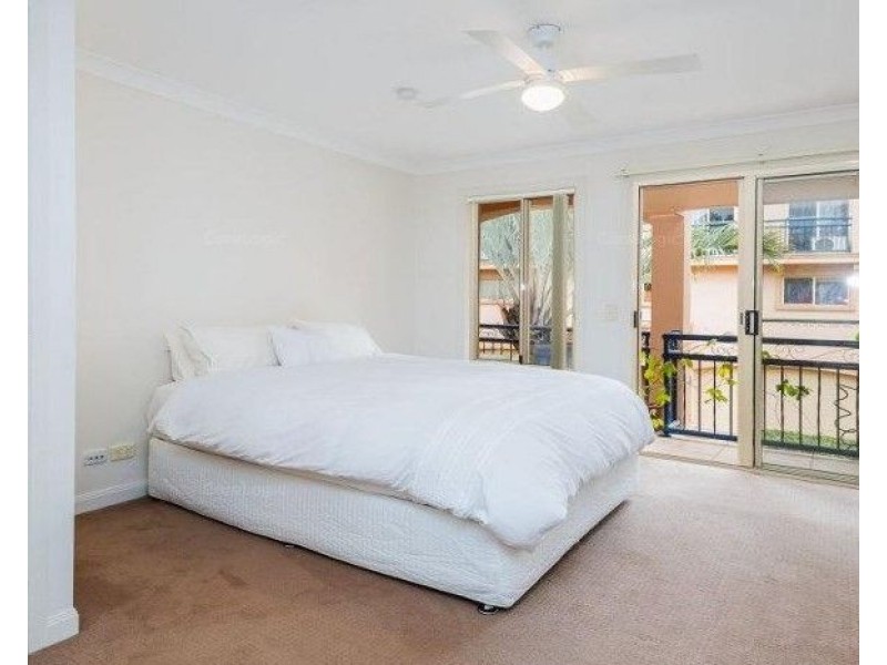 34 John Lund Drive, Hope Island QLD 4212