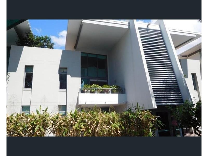 65/20-28 Bayview Street,, Runaway Bay QLD 4216