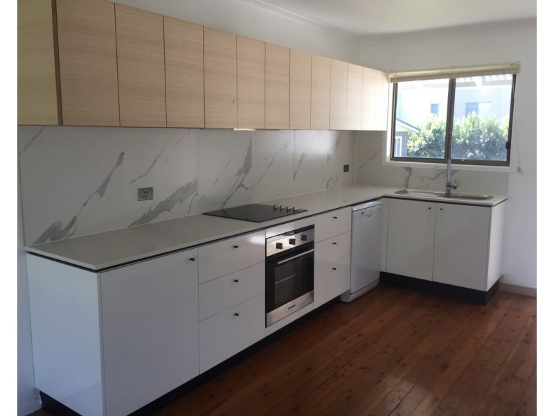 69 Broad Street, Labrador QLD 4215