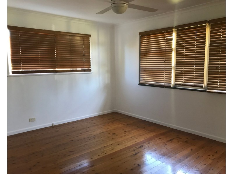 69 Broad Street, Labrador QLD 4215