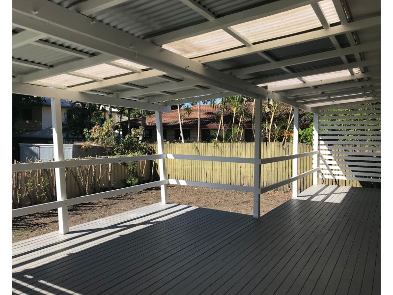 69 Broad Street, Labrador QLD 4215