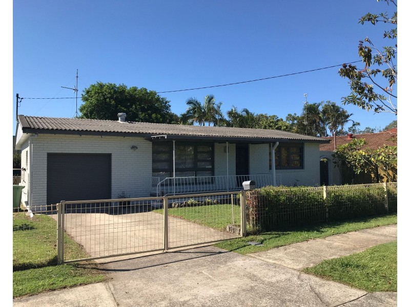 69 Broad Street, Labrador QLD 4215
