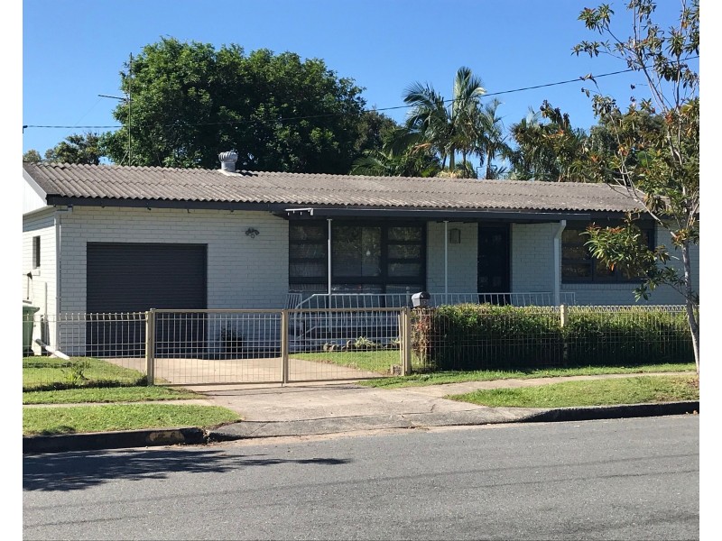 69 Broad Street, Labrador QLD 4215