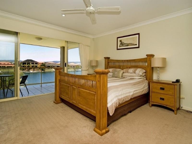 16 Prosperity Drive, Helensvale QLD 4212