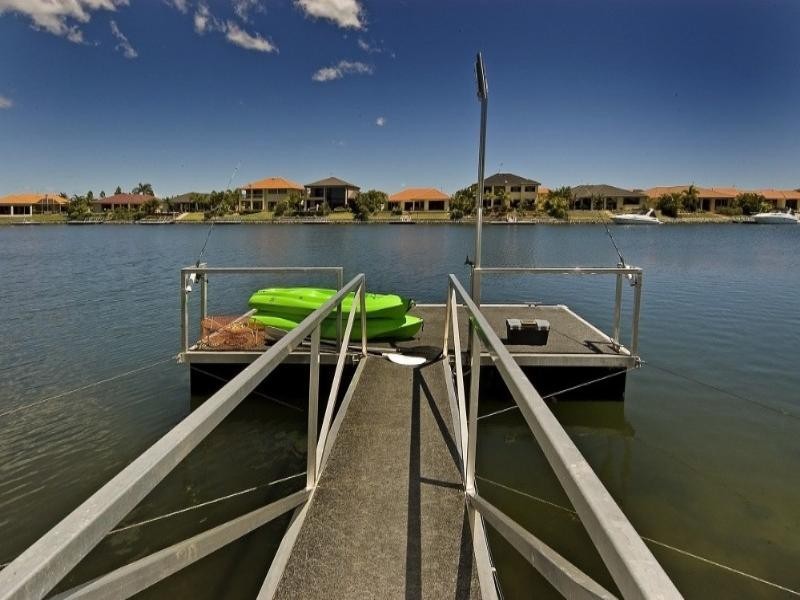 16 Prosperity Drive, Helensvale QLD 4212