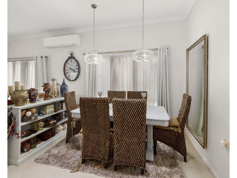 41 Maltravers Drive, Arundel QLD 4214