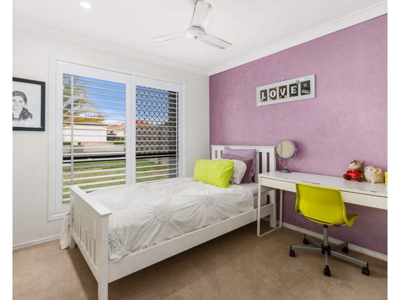 41 Maltravers Drive, Arundel QLD 4214