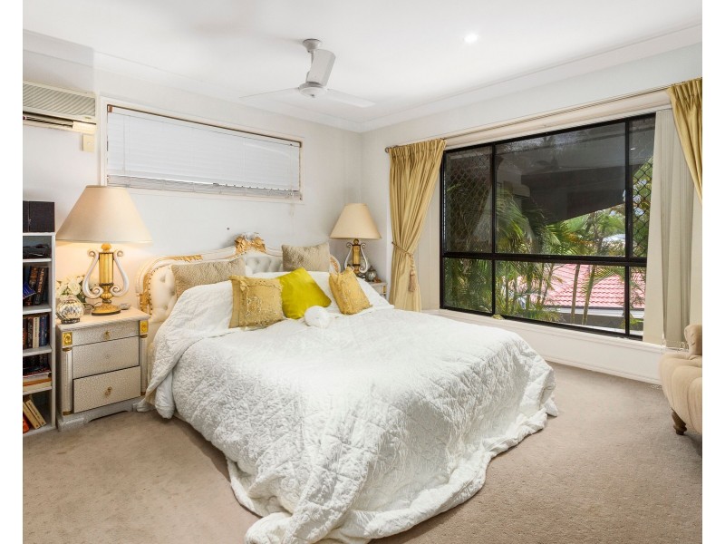 41 Maltravers Drive, Arundel QLD 4214