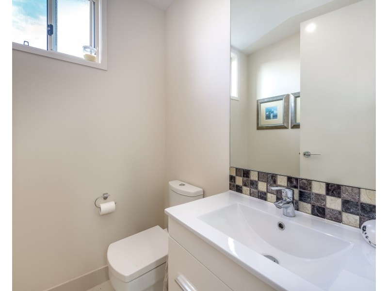 1/15 Broadwater Street, Runaway Bay QLD 4216