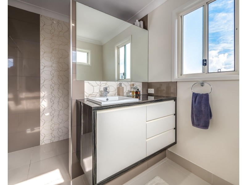 1/15 Broadwater Street, Runaway Bay QLD 4216