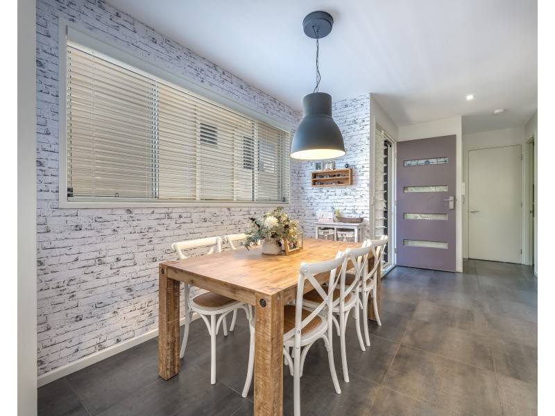 2/15 Broadwater Street, Runaway Bay QLD 4216