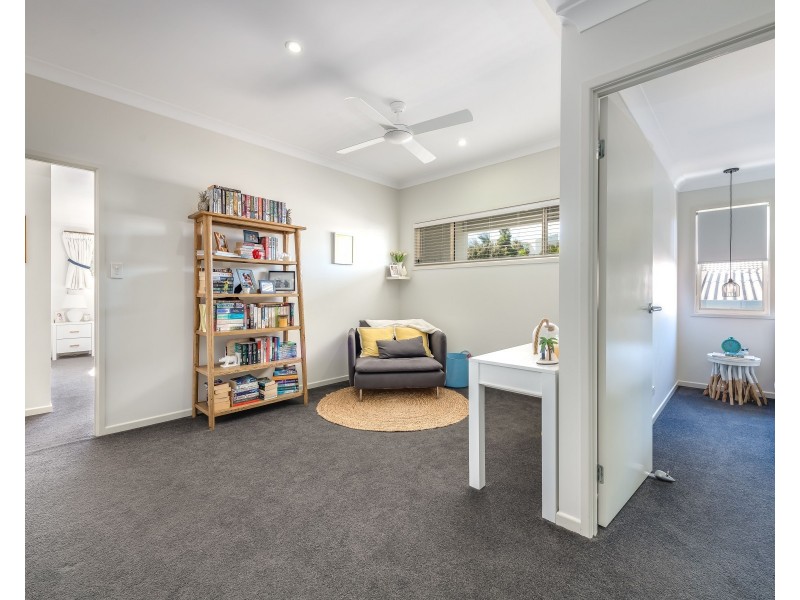 2/15 Broadwater Street, Runaway Bay QLD 4216