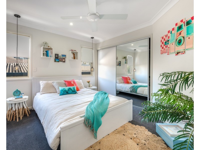 2/15 Broadwater Street, Runaway Bay QLD 4216