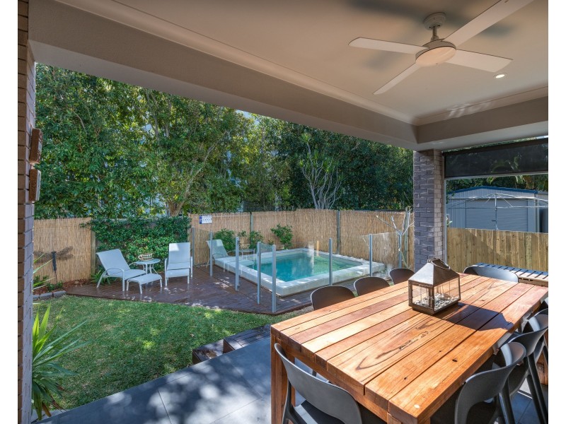 2/15 Broadwater Street, Runaway Bay QLD 4216