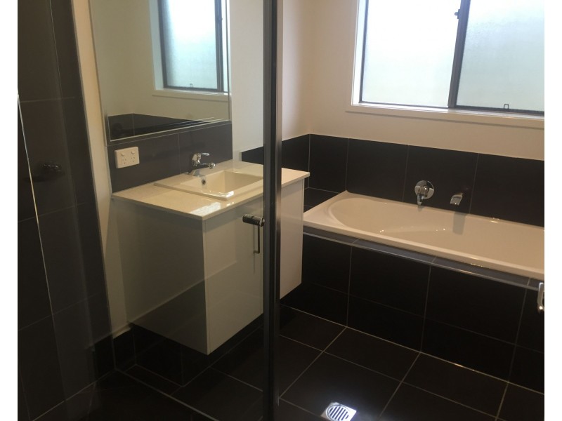 3 Rothbury Terrace, Pimpama QLD 4209