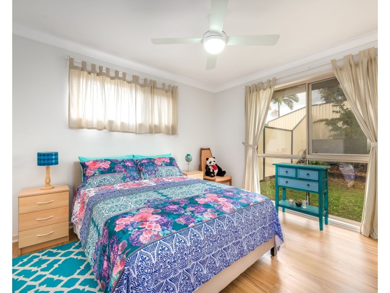 2 Langer Place, Arundel QLD 4214
